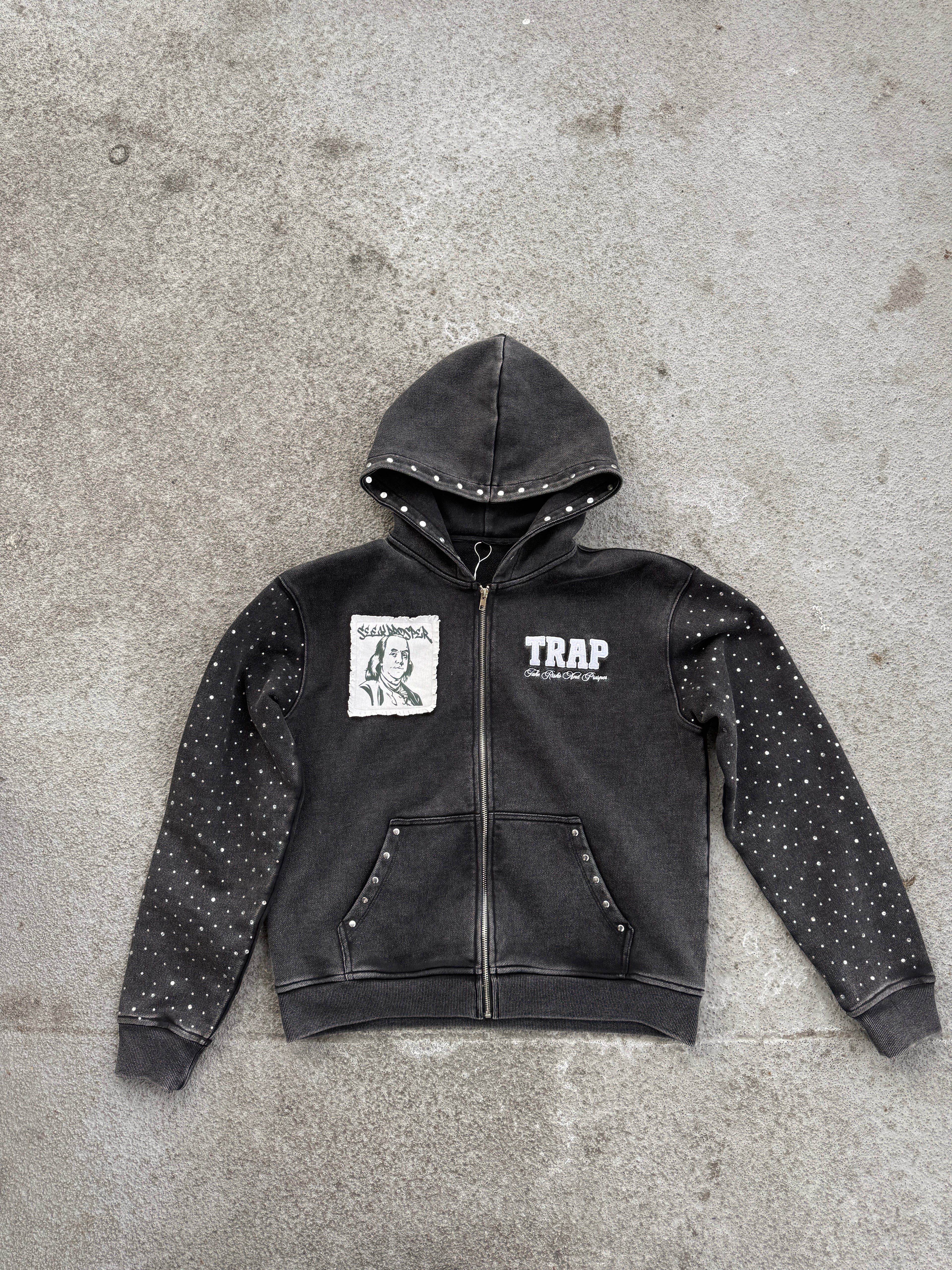 “TRAP” ZIP-UP