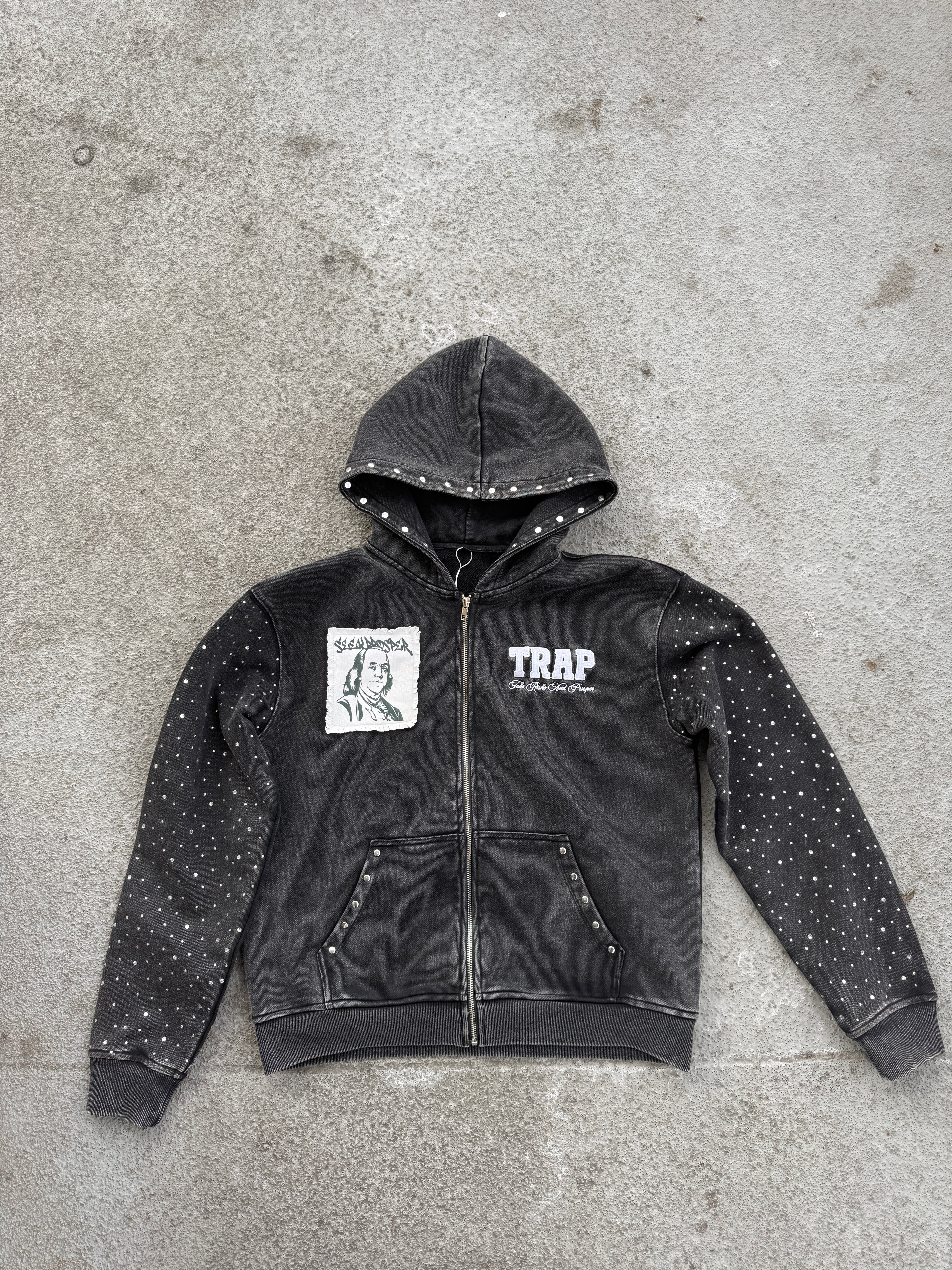 “TRAP” ZIP-UP